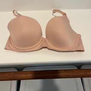 B tempted wacoal bra 34B new without tags